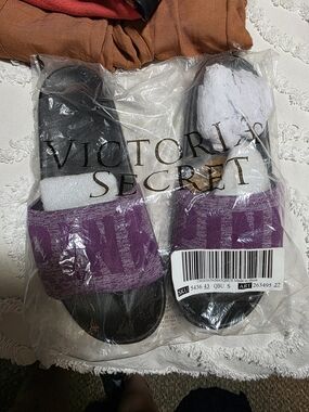 Victoria's Secret Women Purple Logo Slide Sandals